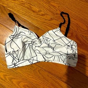 Women’s sports bra
